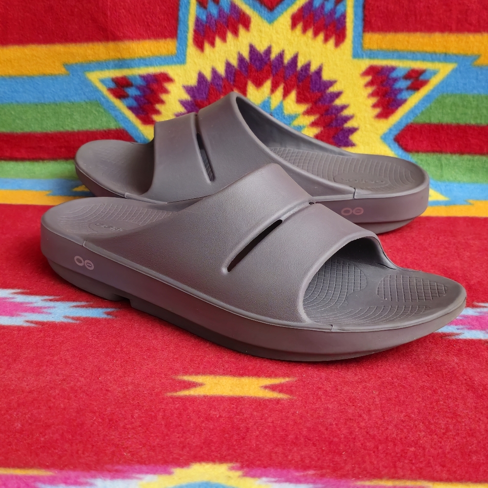 OOFOS OOahh Sandals Slides Rubber Orthotic Size Mens 11 / Womens 13 Gray